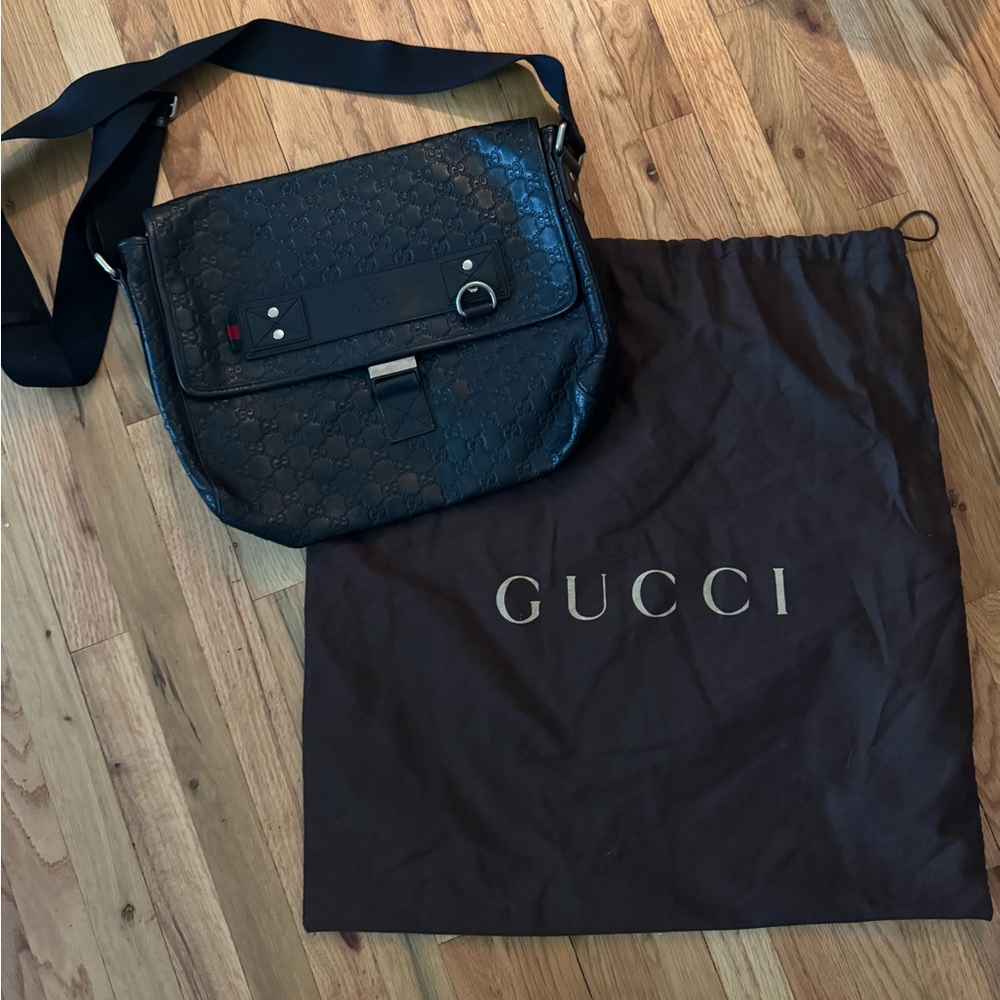 GUCCI MESSENGER BAG